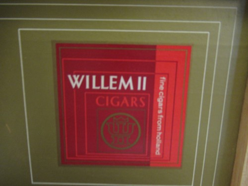 Lot 166 - Dutch cigars - Willem II - A wooden case of...