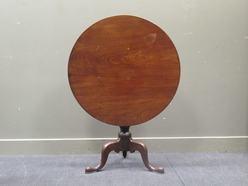 Lot 541 - A 19th century mahogany tilt top table 86cm...