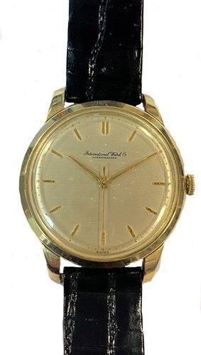 Lot 295 - IWC Schaffhausen - An 18ct gold wristwatch