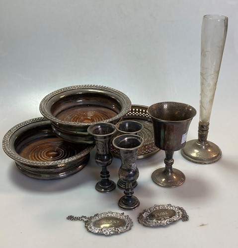 Lot 259 - Three silver sherry schooners, a silver goblet,...