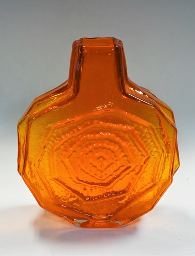 Lot 9 - Geoffrey Baxter for Whitefriars, a large tangerine glass ‘Banjo’ vase
