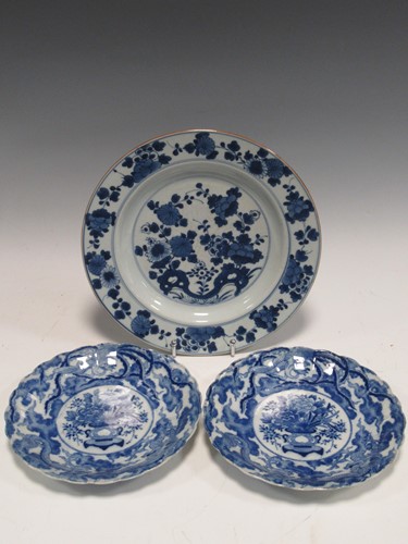 Lot 81 - A pair of 19th century Japanese blue and white...