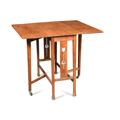 Lot 127 - An Arts & Crafts oak gateleg table