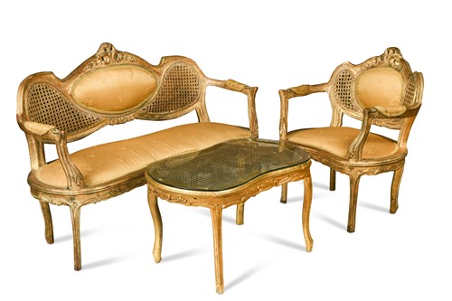 Lot 480 - A Continental gilt wood salon suite,  early 20th century