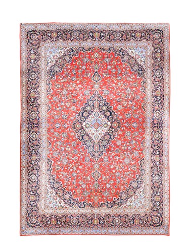 Lot 317 - A Kashan carpet