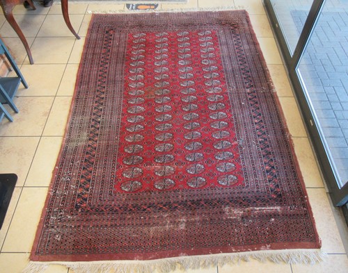 Lot 716 - A modern Tekke Turcoman rug, 274 x 184 cm