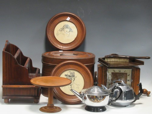 Lot 96 - An oak cased mantel clock, letter rack,...