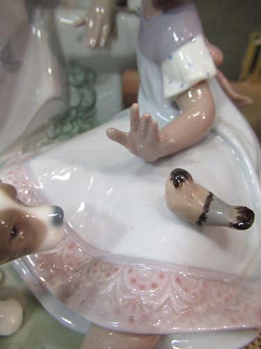 Lot 29 - A Lladro figure 'Family Roots', model no. 5371,...