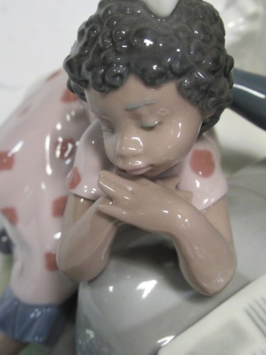 Lot 29 - A Lladro figure 'Family Roots', model no. 5371,...