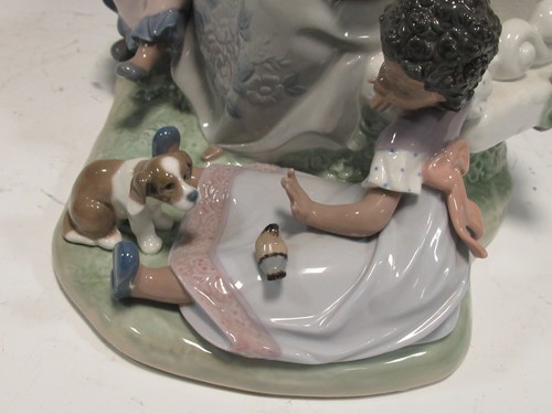 Lot 29 - A Lladro figure 'Family Roots', model no. 5371,...