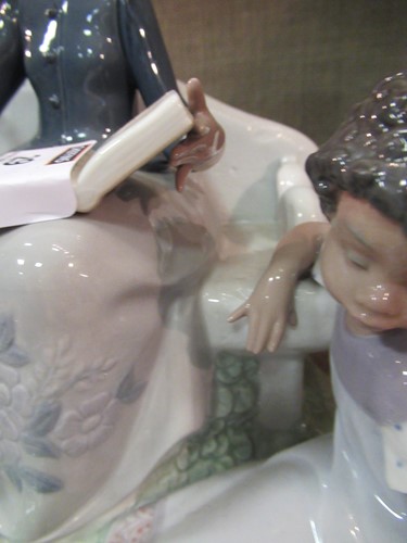 Lot 29 - A Lladro figure 'Family Roots', model no. 5371,...