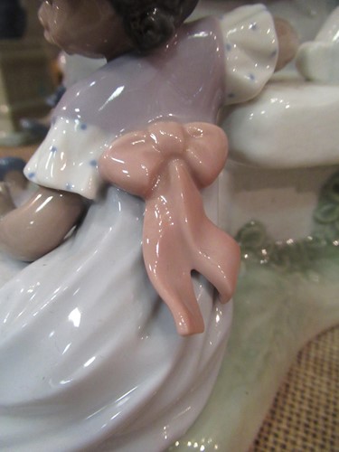 Lot 29 - A Lladro figure 'Family Roots', model no. 5371,...