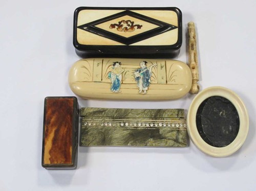 Lot 155 - A horn snuff box, an inlaid ebonised snuff box,...