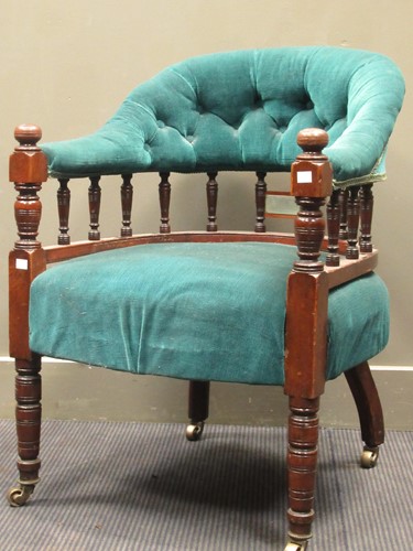 Lot 501 - A Victorian mahogany spindle back chair