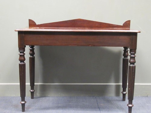 Lot 482 - A Victorian mahogany side table, 86 x 110 x 51cm