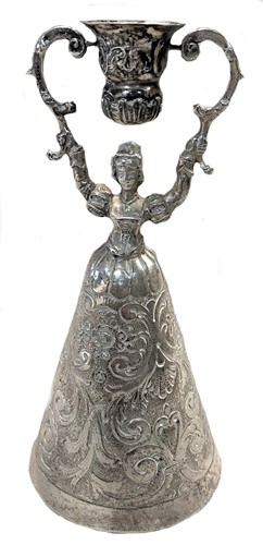 Lot 370 - A continental metalwares 'Wager' cup