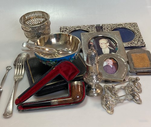 Lot 246 - A cased set of 6 silver teaspoons, together...