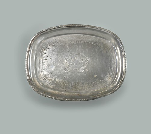 Lot 487 - A George III silver teapot stand