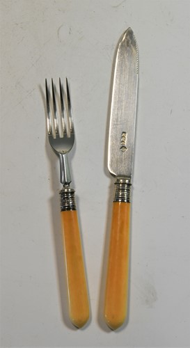 Lot 506 - A cased set of six pairs of Victorian silver fruit eaters