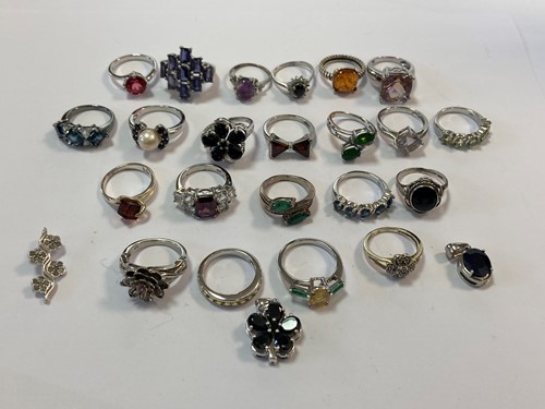 Lot 230 - A collection of varous silver and gemstone...