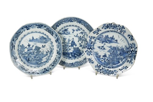 Lot 211 - Twenty Chinese blue and white export plates, 18th century