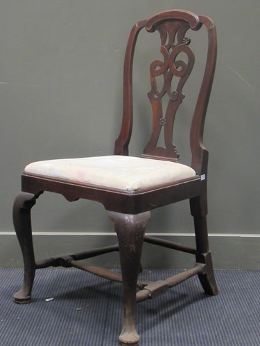 Lot 673 - An 18th century mahogany single chair on...