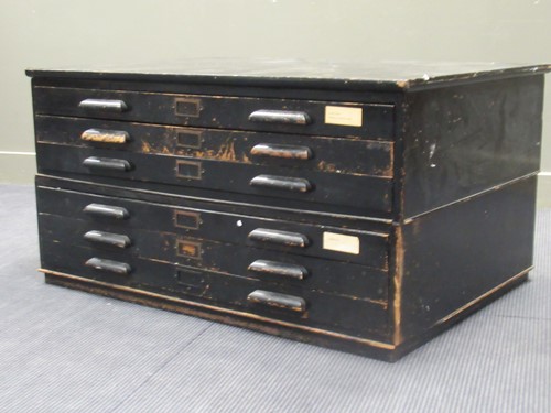 Lot 655 - A six drawer plan chest in two sections 61 x...
