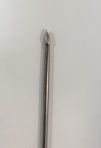 Lot 396 - An 18th century silver mote spoon