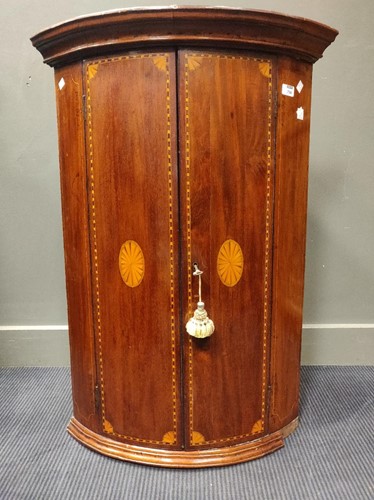 Lot 734 - An early 19th century mahogany and inlaid...