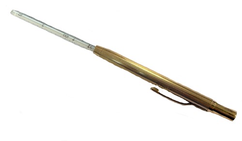 Lot 423 - A mid 20th century doctor's thermometer within a 9ct gold sleeve