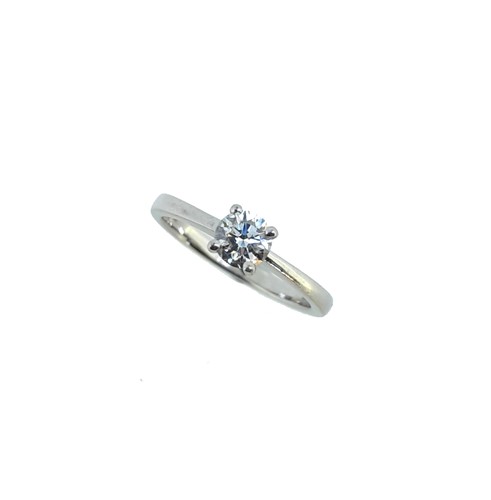 Lot 177 - A platinum diamond solitaire ring