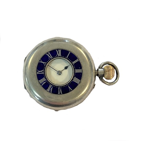 Lot 250 - Unsigned - An early 20th century silver half hunter pocket watch
