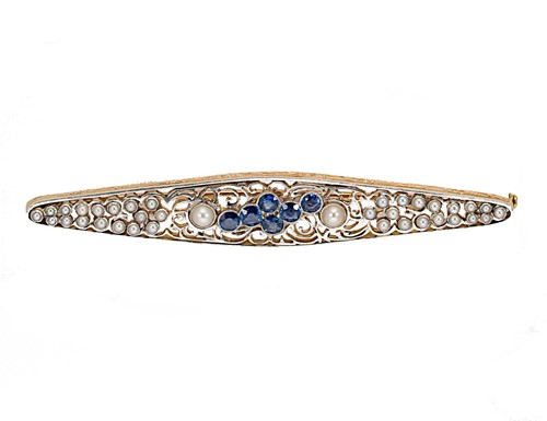 Lot 117 - An early 20th century sapphire and pearl bar brooch