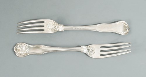 Lot 525 - A set of 12 Victorian silver table forks