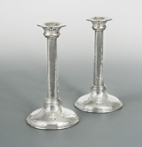 Lot 597 - Edinburgh - A pair of late 20th century silver candlesticks