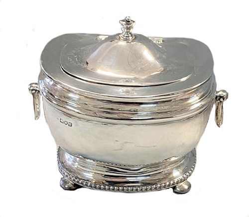 Lot 390 - An Edward VII silver oversized tea caddy
