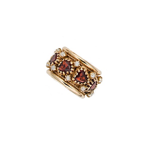 Lot 48 - A late 20th century garnet and split pearl ring