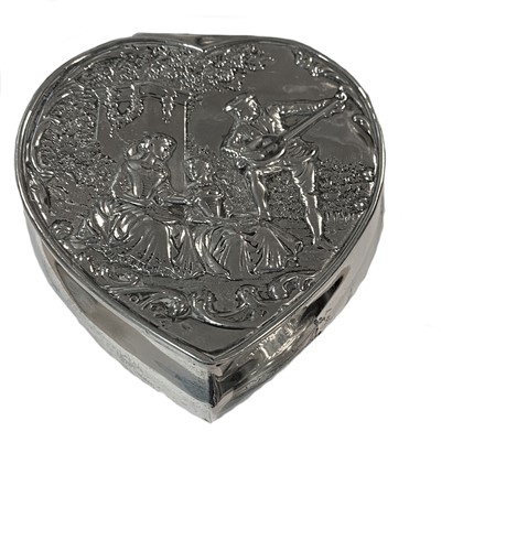 Lot 351 - A Victorian silver heart shaped silver trinket box