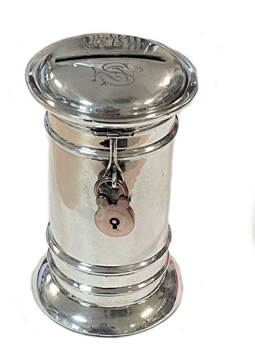 Lot 414 - A George V silver novelty money box