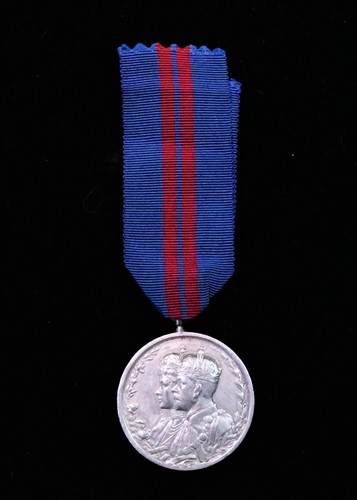 Lot 166 - A Delhi Durbar medal