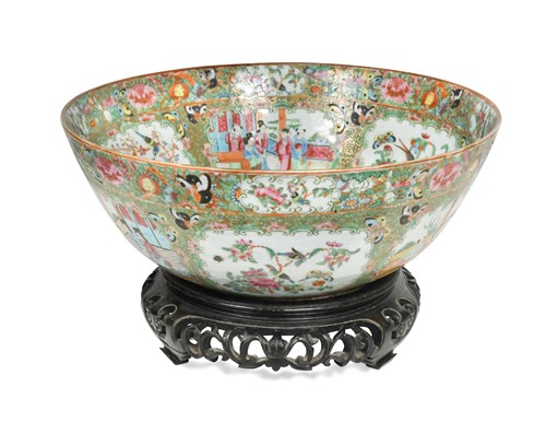 Lot 358 - A Chinese Cantonese famille rose bowl, late 19th century