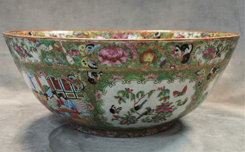 Lot 358 - A Chinese Cantonese famille rose bowl, late 19th century