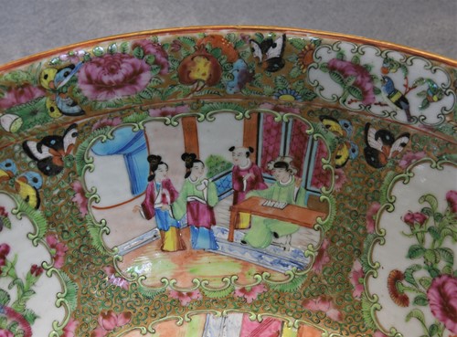 Lot 358 - A Chinese Cantonese famille rose bowl, late 19th century