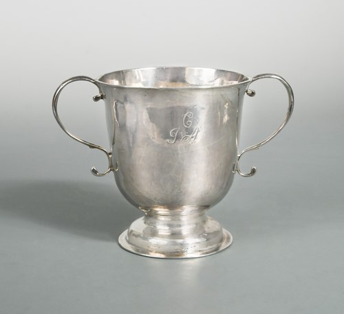 Lot 472 - A Queen Anne Britannia silver two handled loving cup