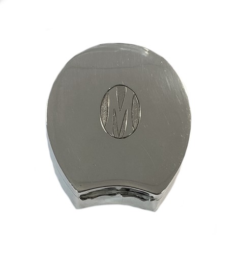Lot 386 - An Edward VII silver pill box