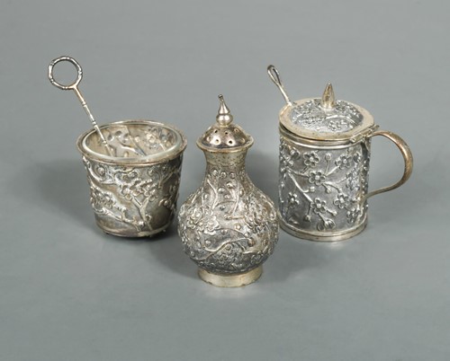 Lot 454 - A late 19th century Chinese export silver harlequin 3-piece condiment set