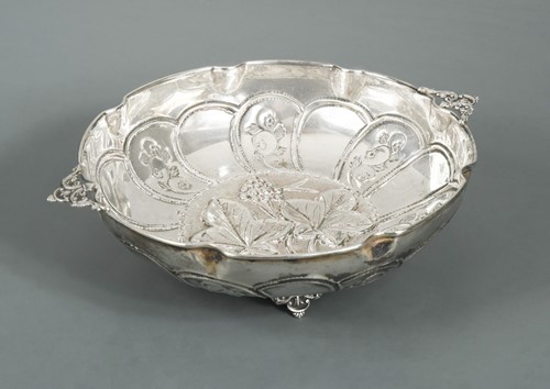 Lot 462 - A (possibly) Greek metalwares fruit bowl