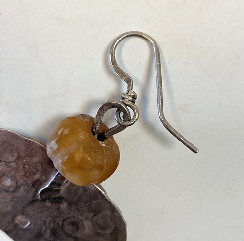 Lot 176 - Guy Royle (British, 20th century), a pair of silver and agate bead earrings