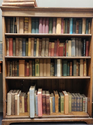 Lot 810 - A large quantity of books to include The works...
