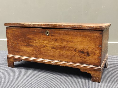 Lot 683 - A late 18th/ early 19th century elm blanket...